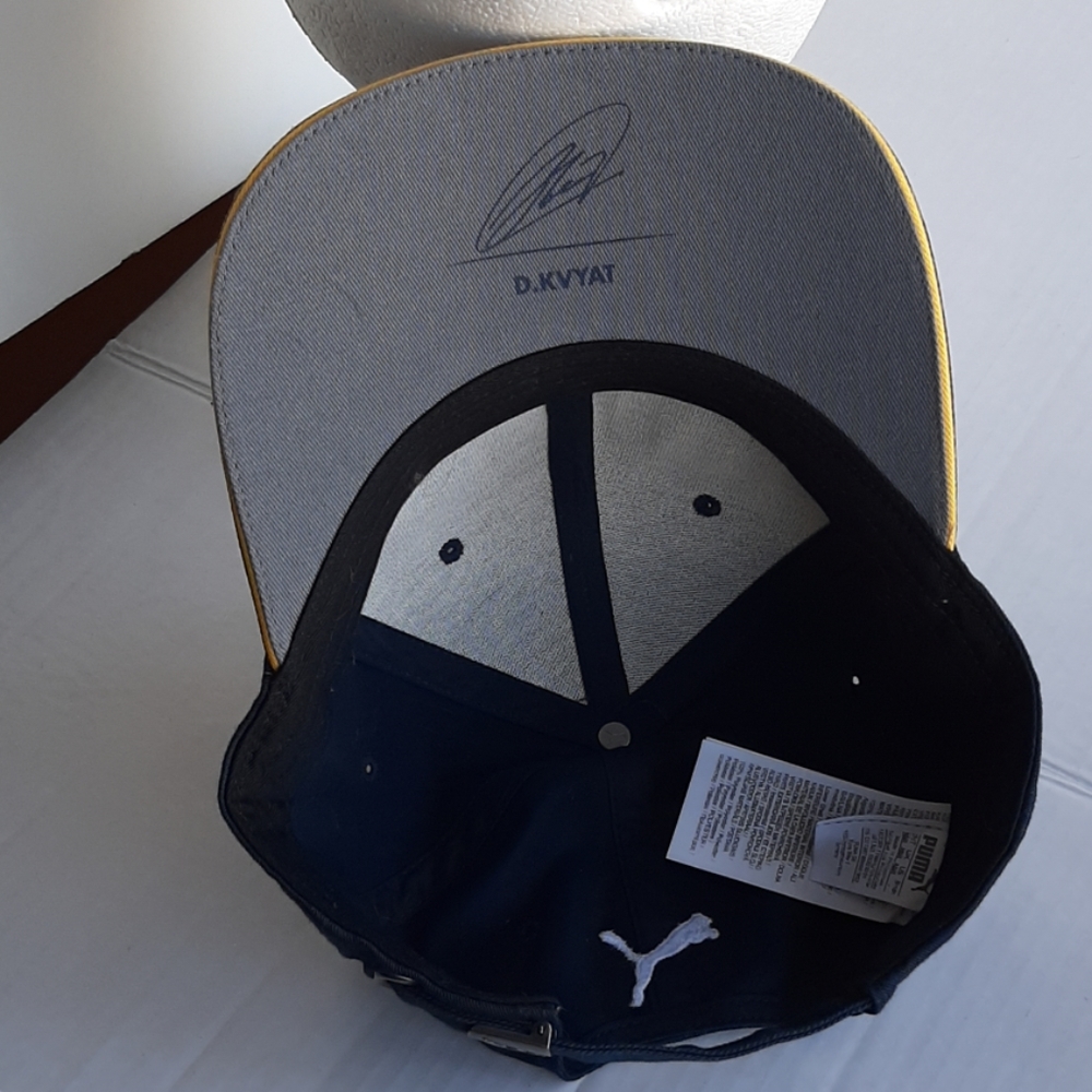 RedBull Racing Hat - Picture 6 of 7